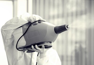 OM_3_22_FUMIGACJA_METODA_DEKONTAMINACJI_iStock_1216156358